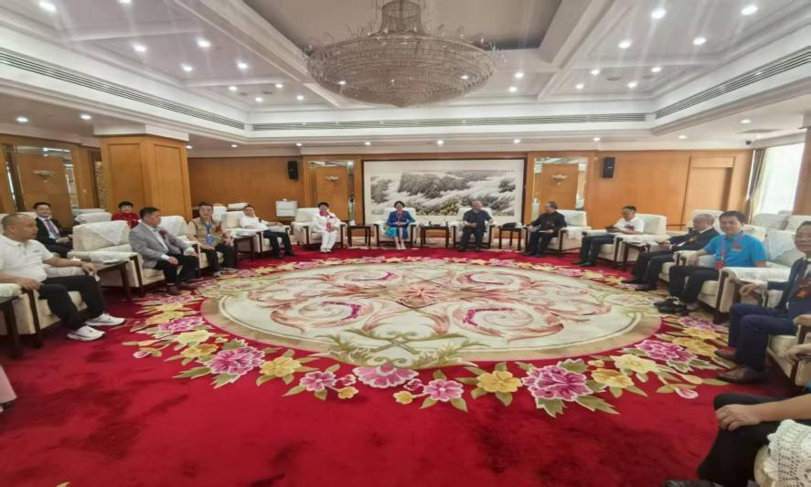 中华网等央媒报道《2025中国企业家精神与社会责任论坛》峰会